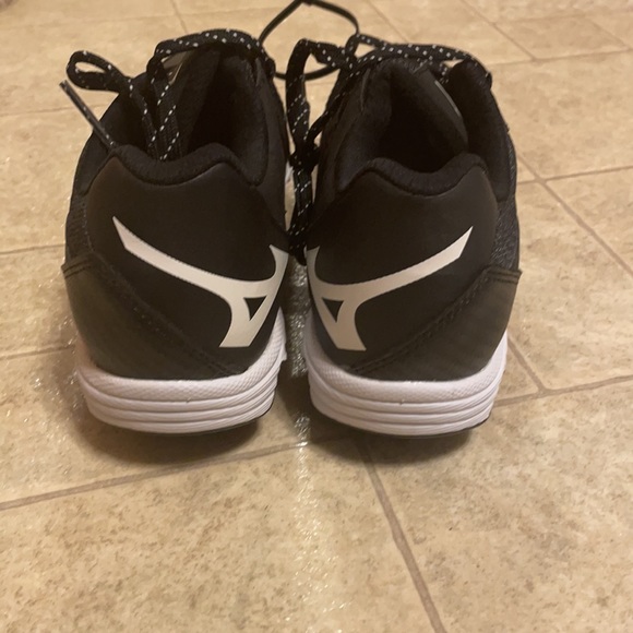 Mizuno 9-spike Swift 6 Metal Fastpitch Softball cleats - Picture 3 of 6